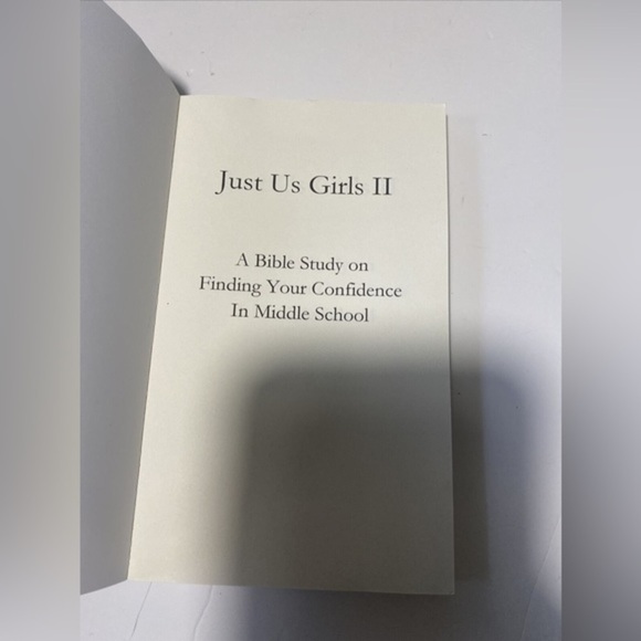 Just Us Girls II: A Bible Study on Finding Your Confidence in Middle School - Picture 3 of 8
